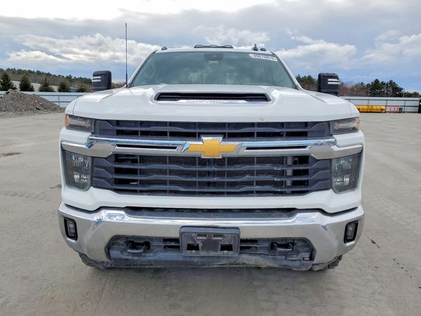 2025 CHEVROLET SILVERADO LT