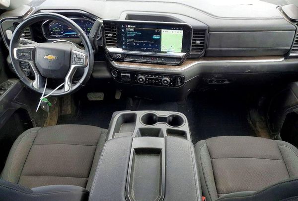 2025 CHEVROLET SILVERADO LT