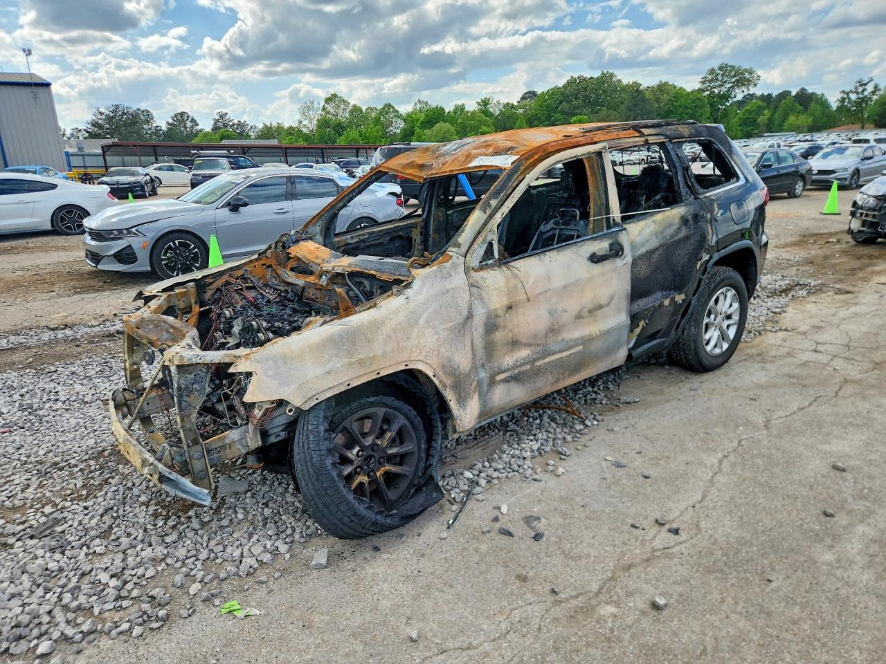 2021 JEEP GRAND CHEROKEE LAREDO 4X2