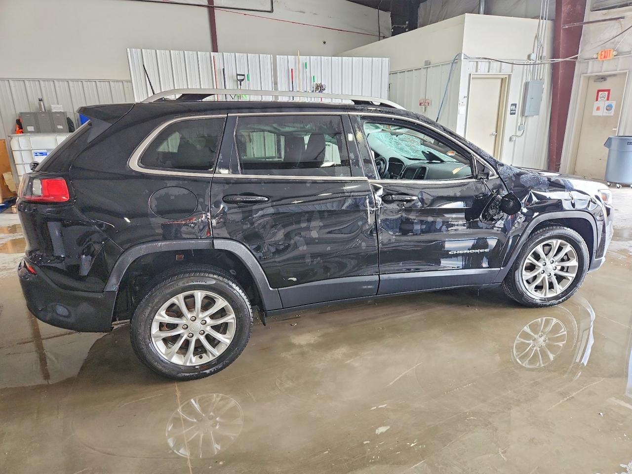 2019 JEEP CHEROKEE LATITUDE FWD