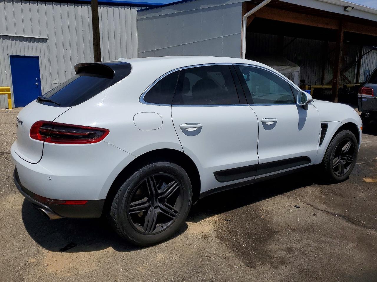 2017 PORSCHE MACAN