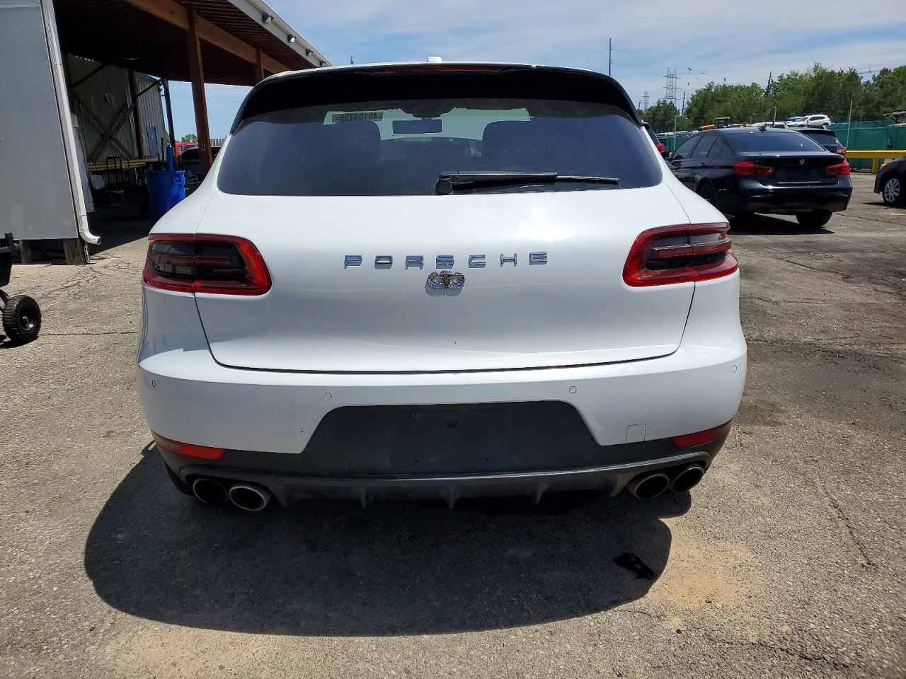 2017 PORSCHE MACAN