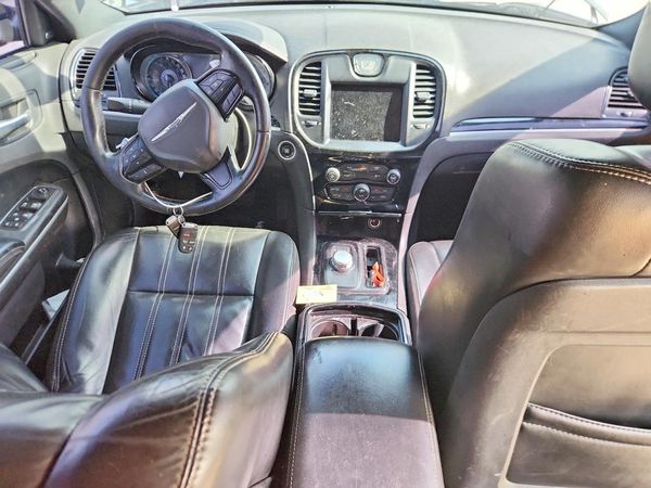 2019 CHRYSLER 300