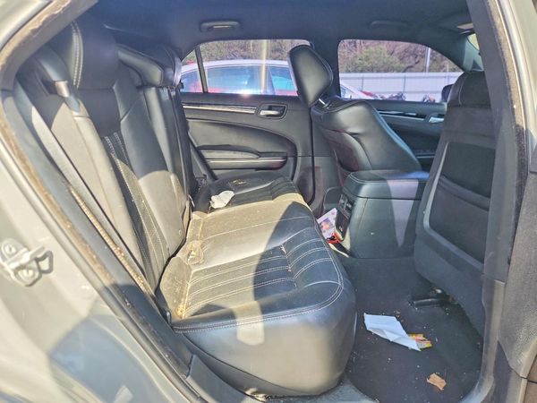 2019 CHRYSLER 300