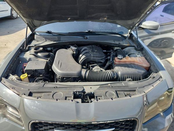 2019 CHRYSLER 300