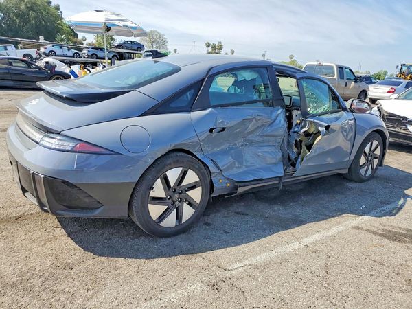 2025 HYUNDAI IONIQ 6 SE