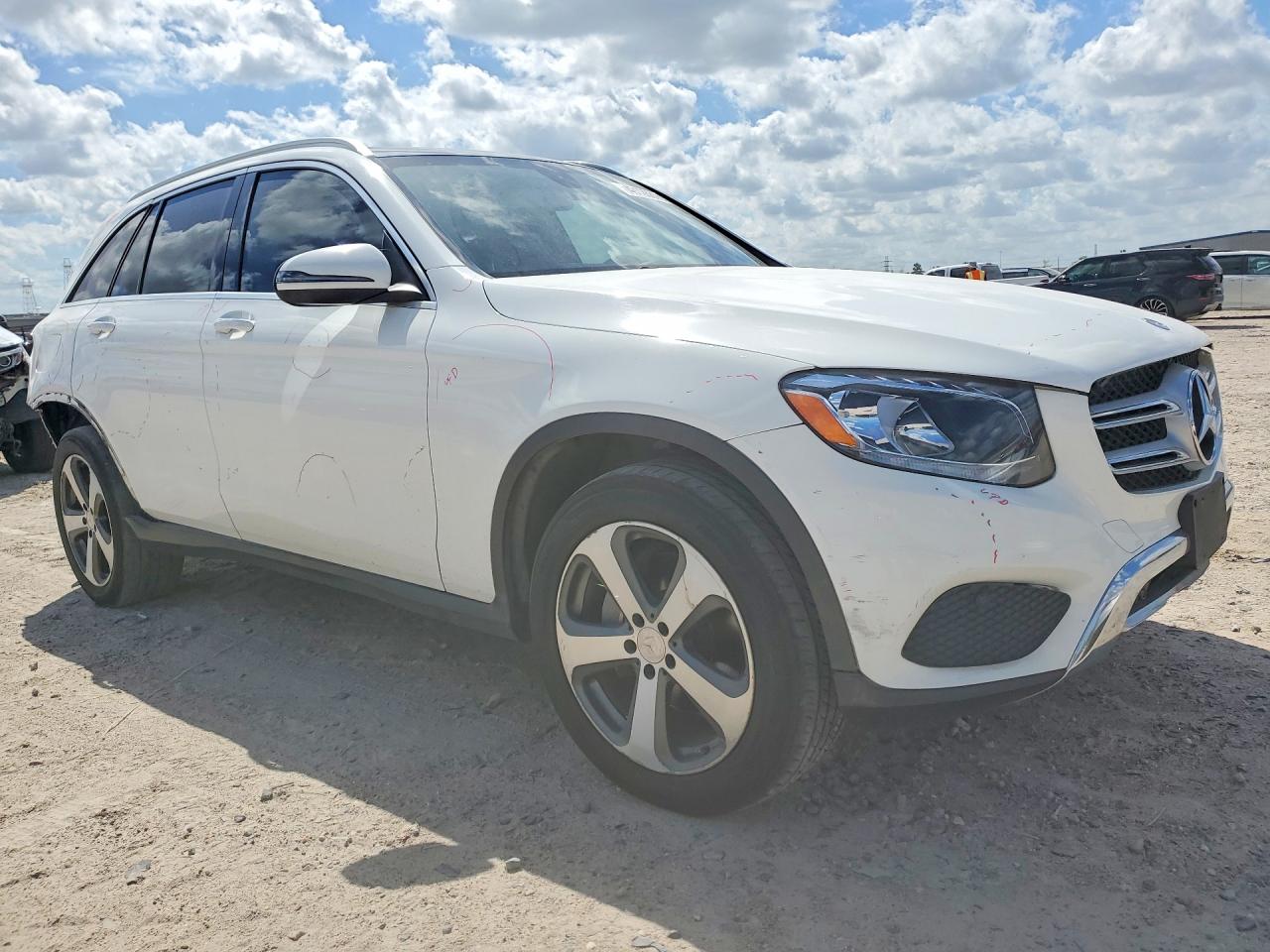 2016 MERCEDES-BENZ GLC GLC300