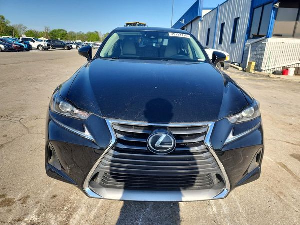 2018 LEXUS IS 300