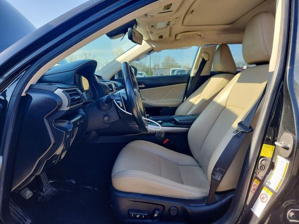 2018 LEXUS IS 300
