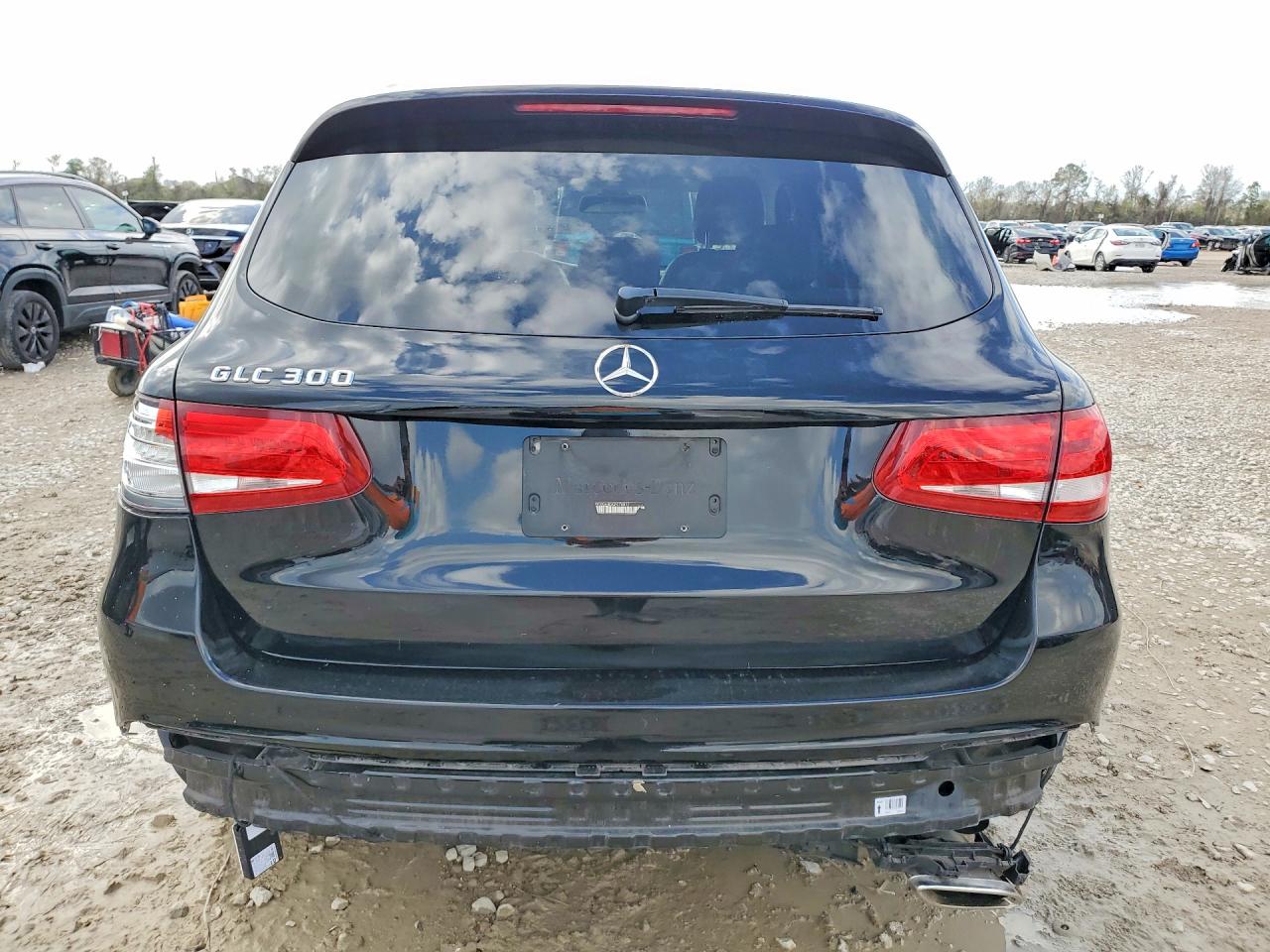 2016 MERCEDES-BENZ GLC
