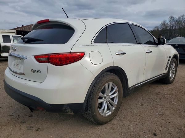 2017 INFINITI QX70
