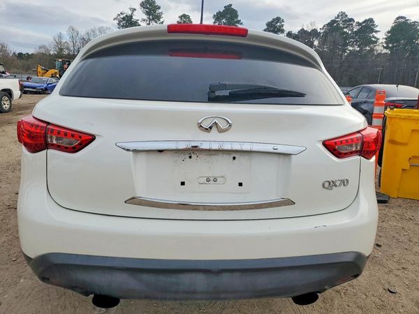 2017 INFINITI QX70
