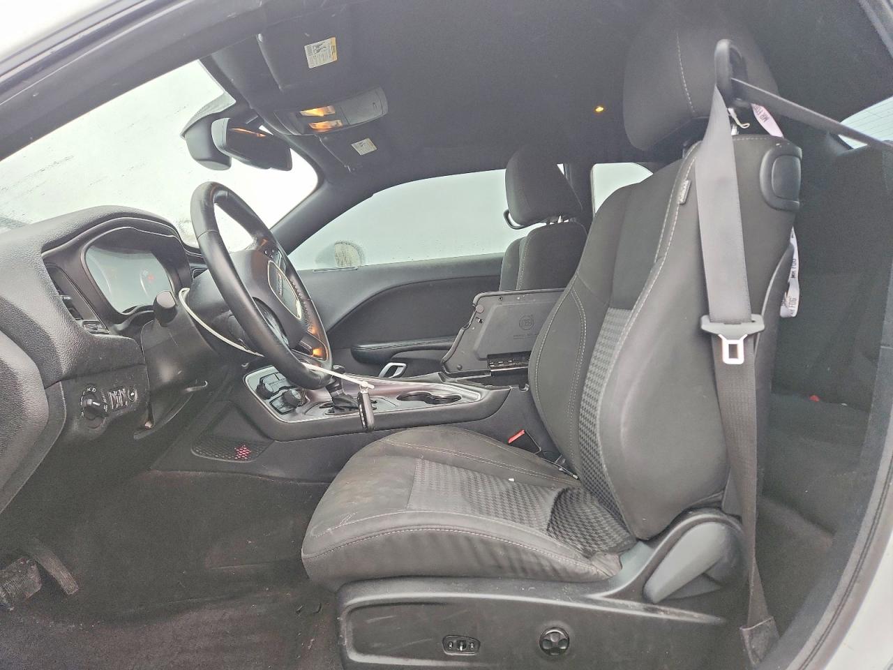 2016 DODGE CHALLENGER SXT