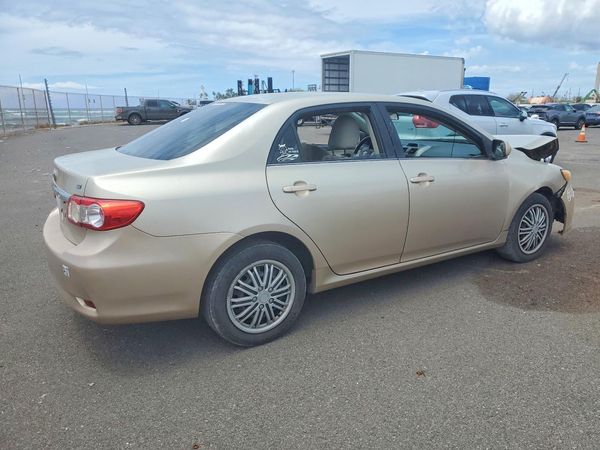 2013 TOYOTA COROLLA