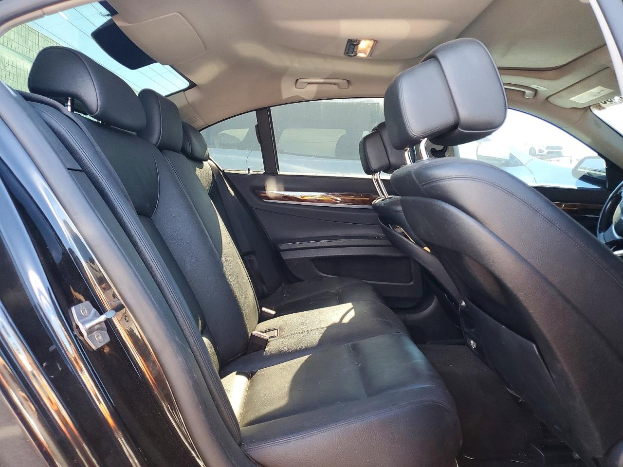 2015 BMW 740