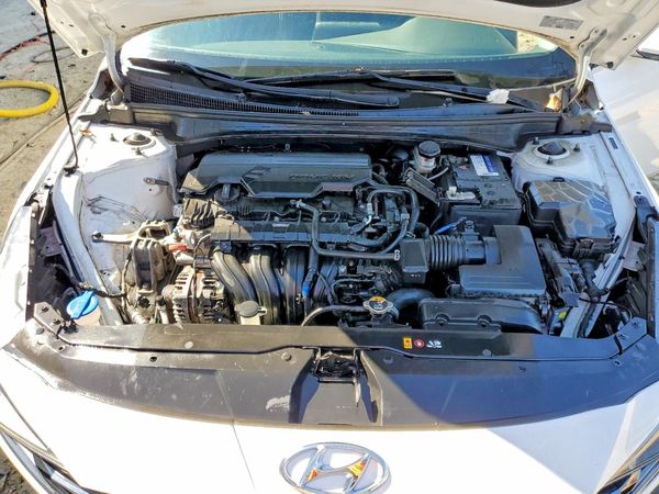 2021 HYUNDAI ELANTRA SEL w/ Premium Pkg