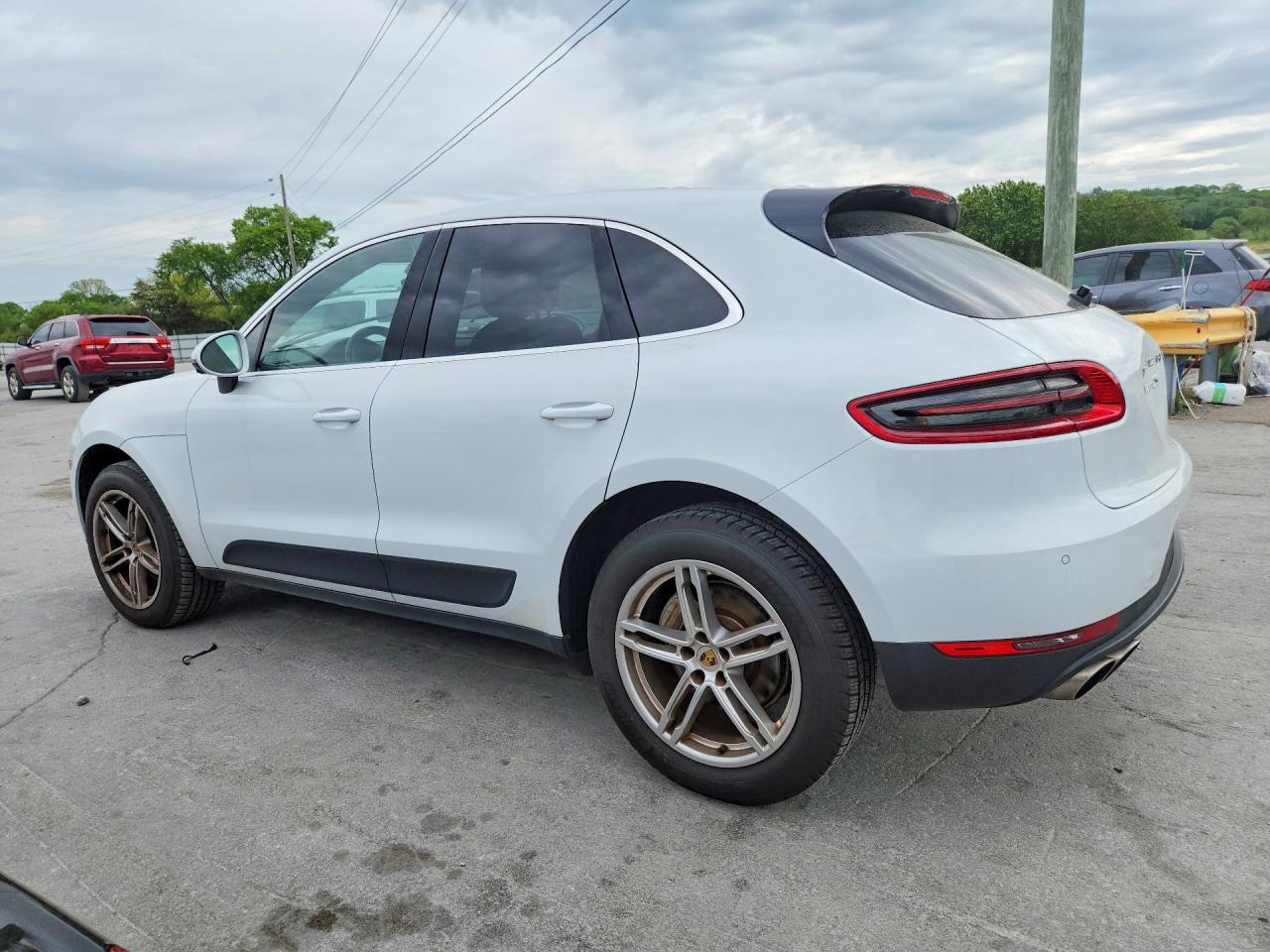 2017 PORSCHE MACAN