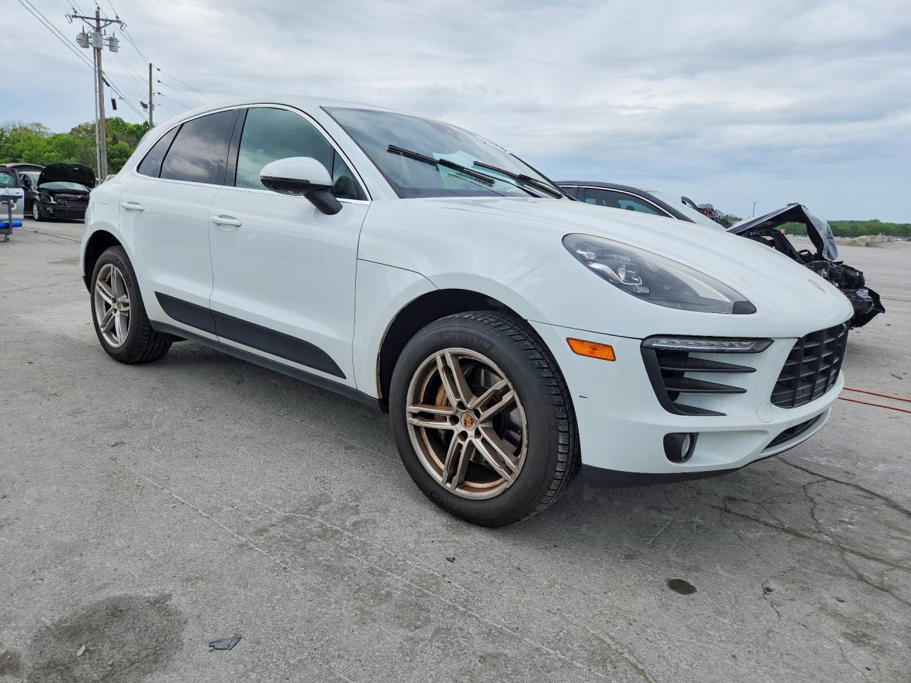 2017 PORSCHE MACAN