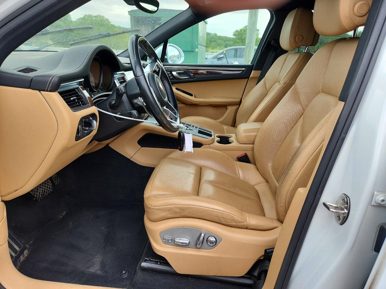 2017 PORSCHE MACAN