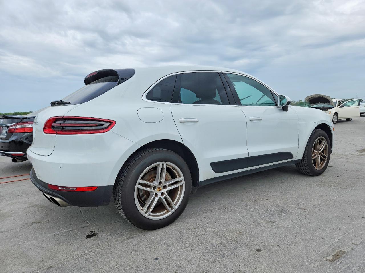 2017 PORSCHE MACAN