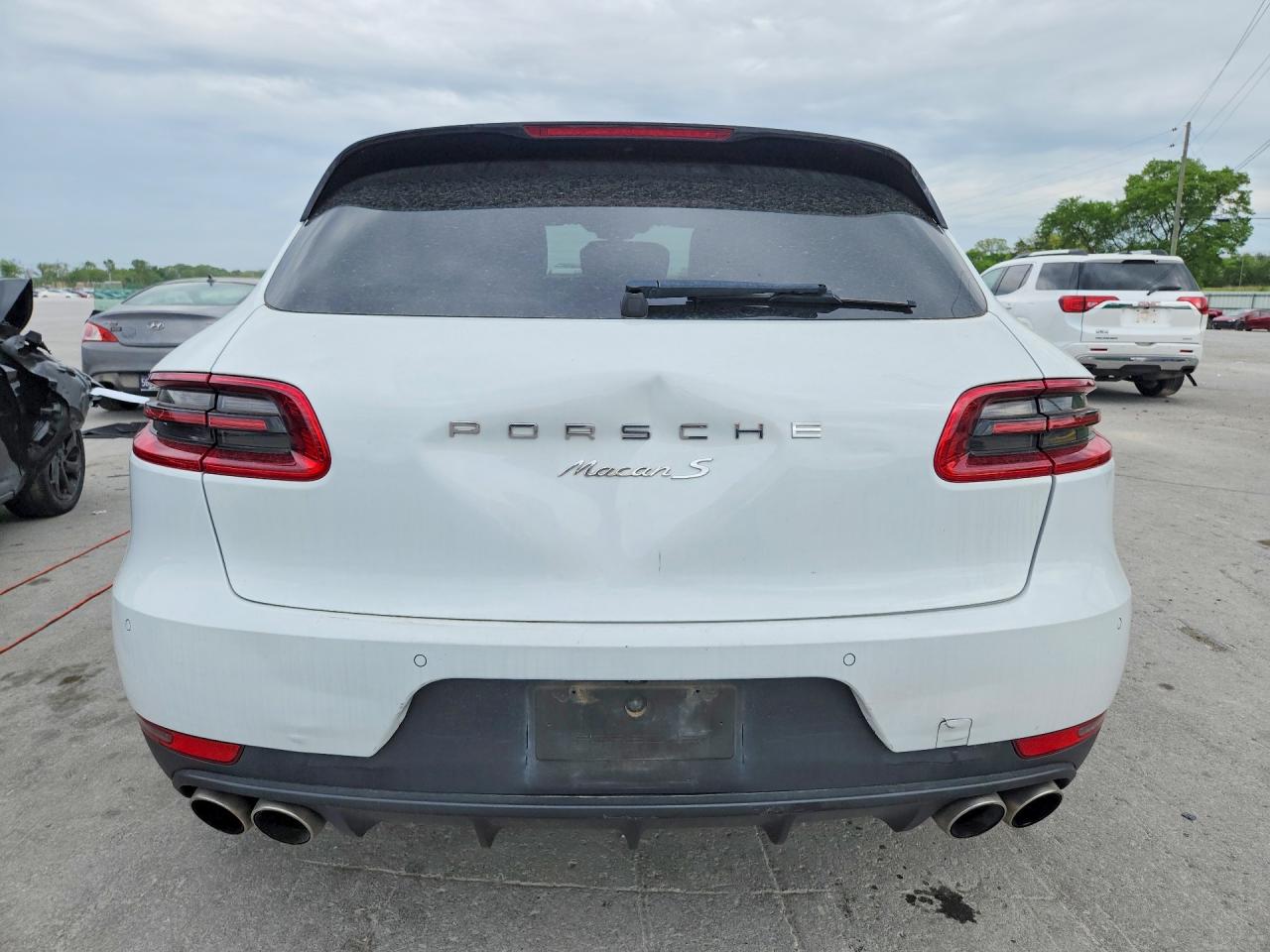 2017 PORSCHE MACAN