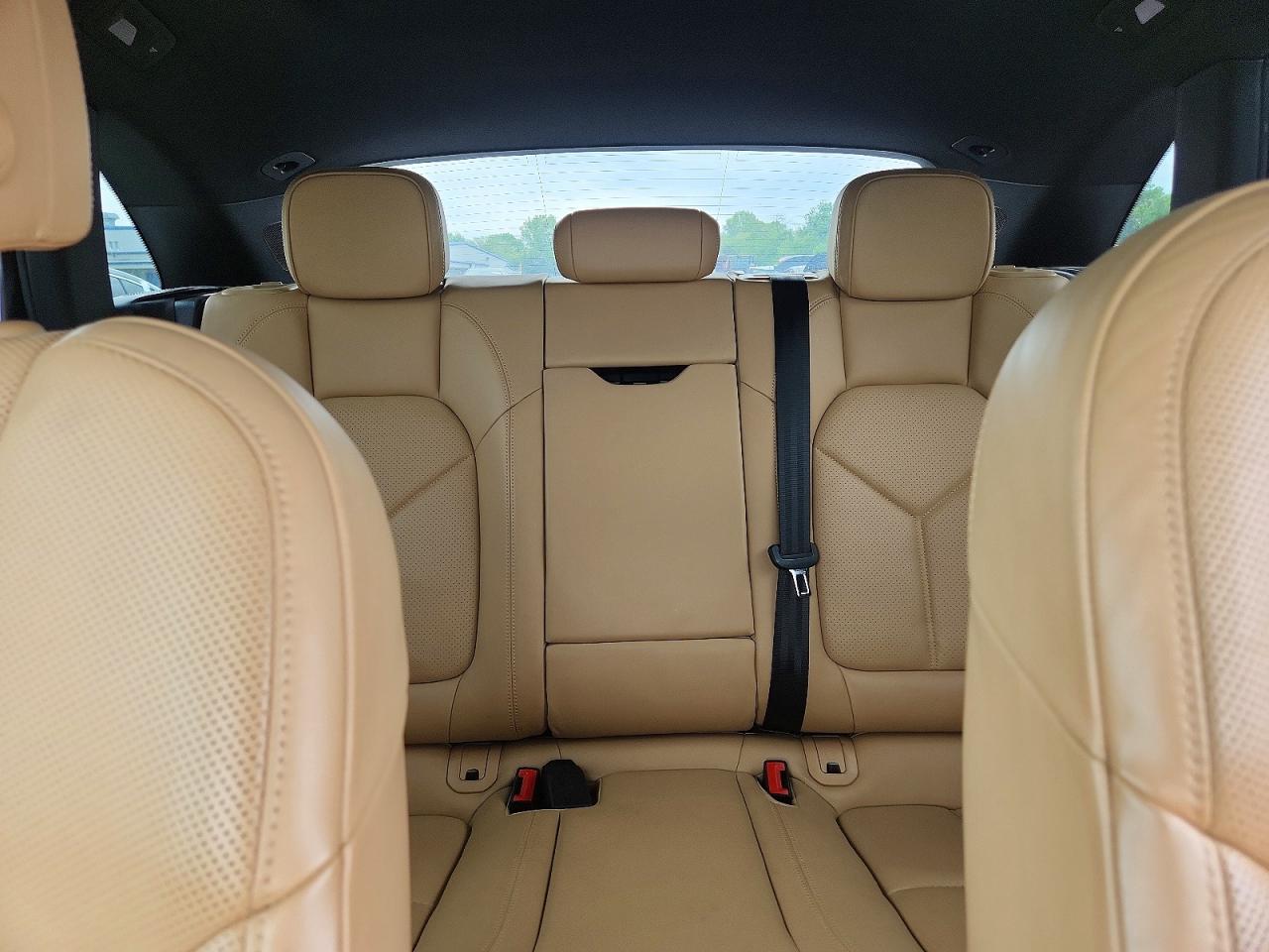 2017 PORSCHE MACAN