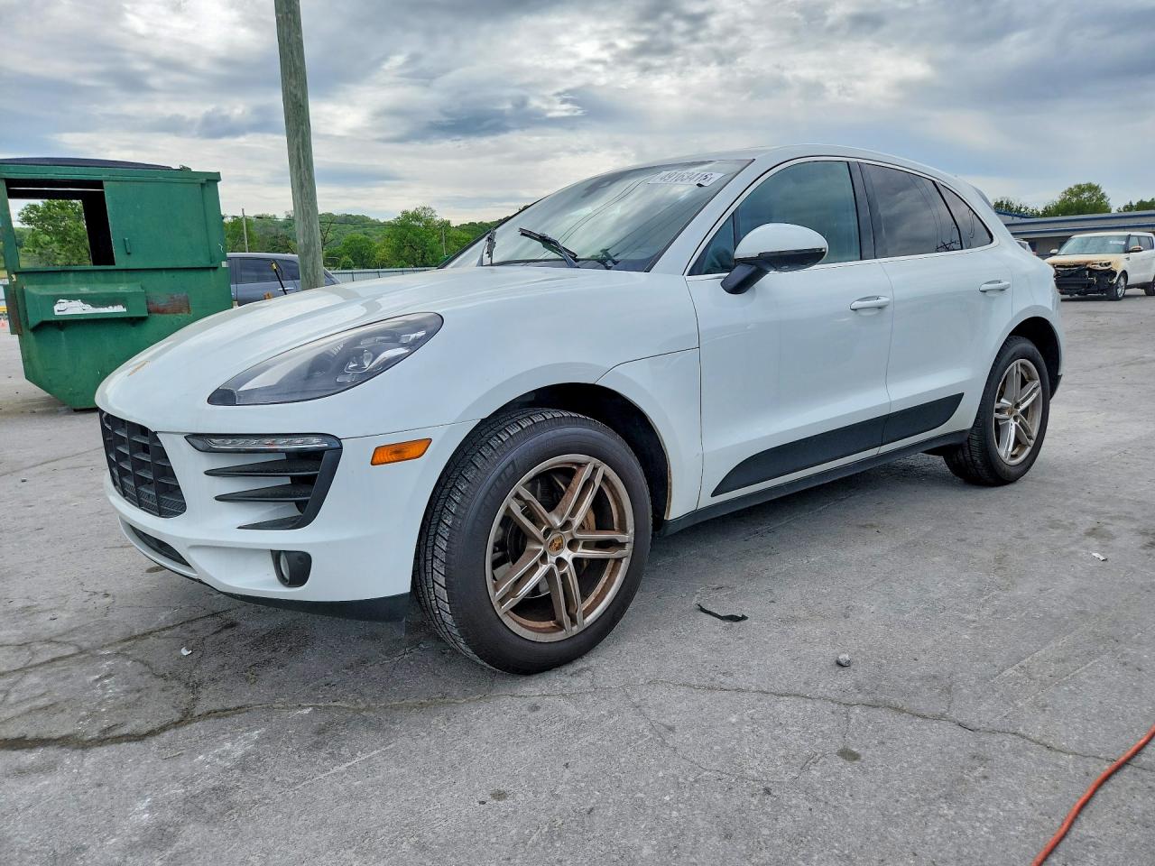 2017 PORSCHE MACAN