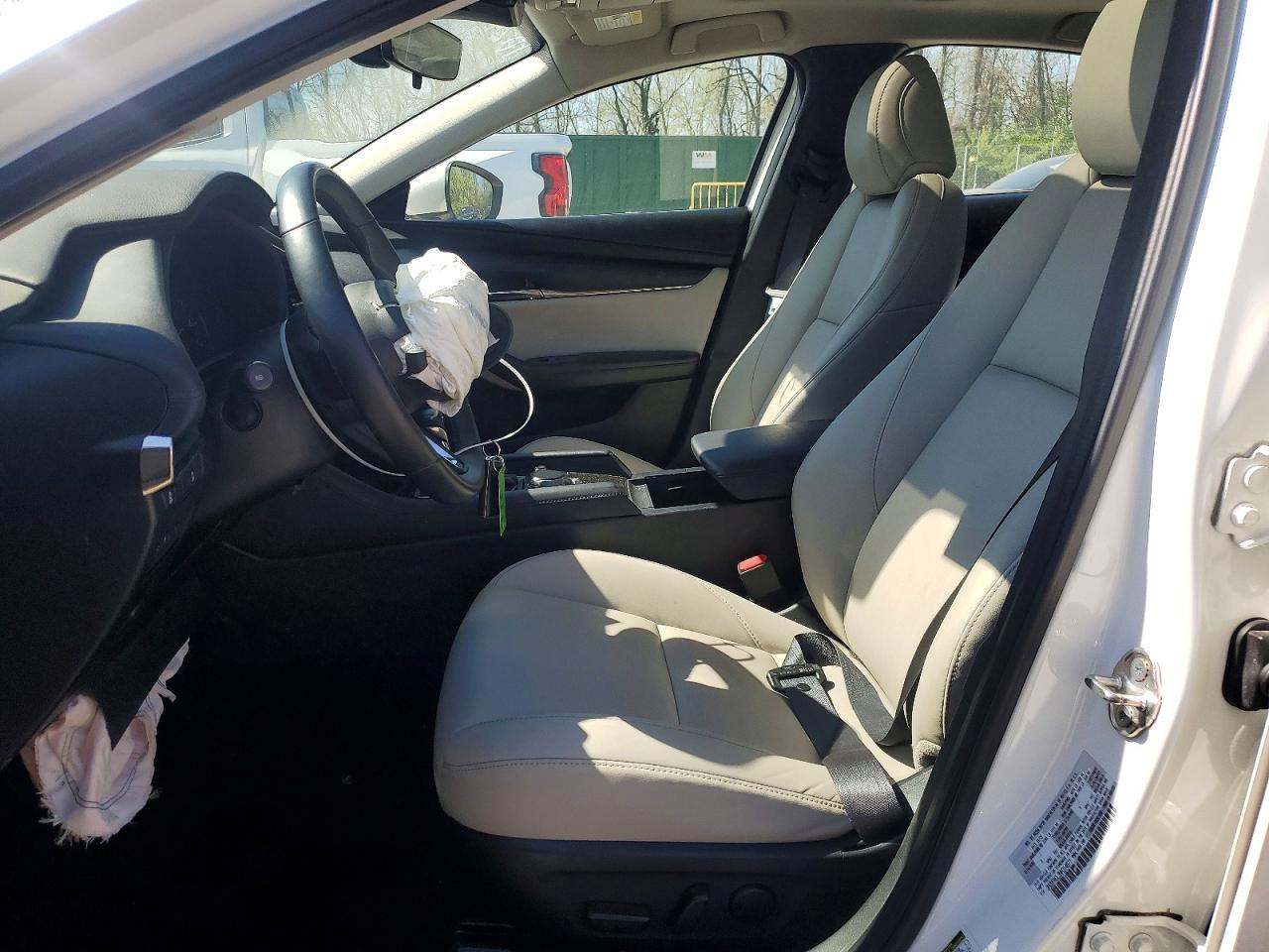 2022 MAZDA 3 Preferred Package