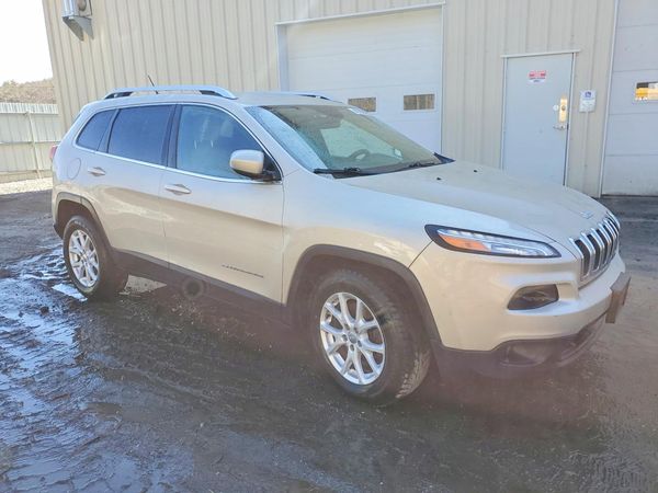 2015 JEEP CHEROKEE LATITUDE 4X4