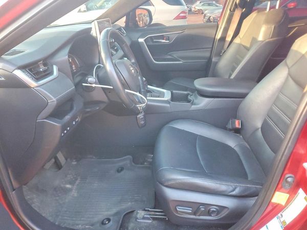 2022 TOYOTA RAV4 XLE Premium