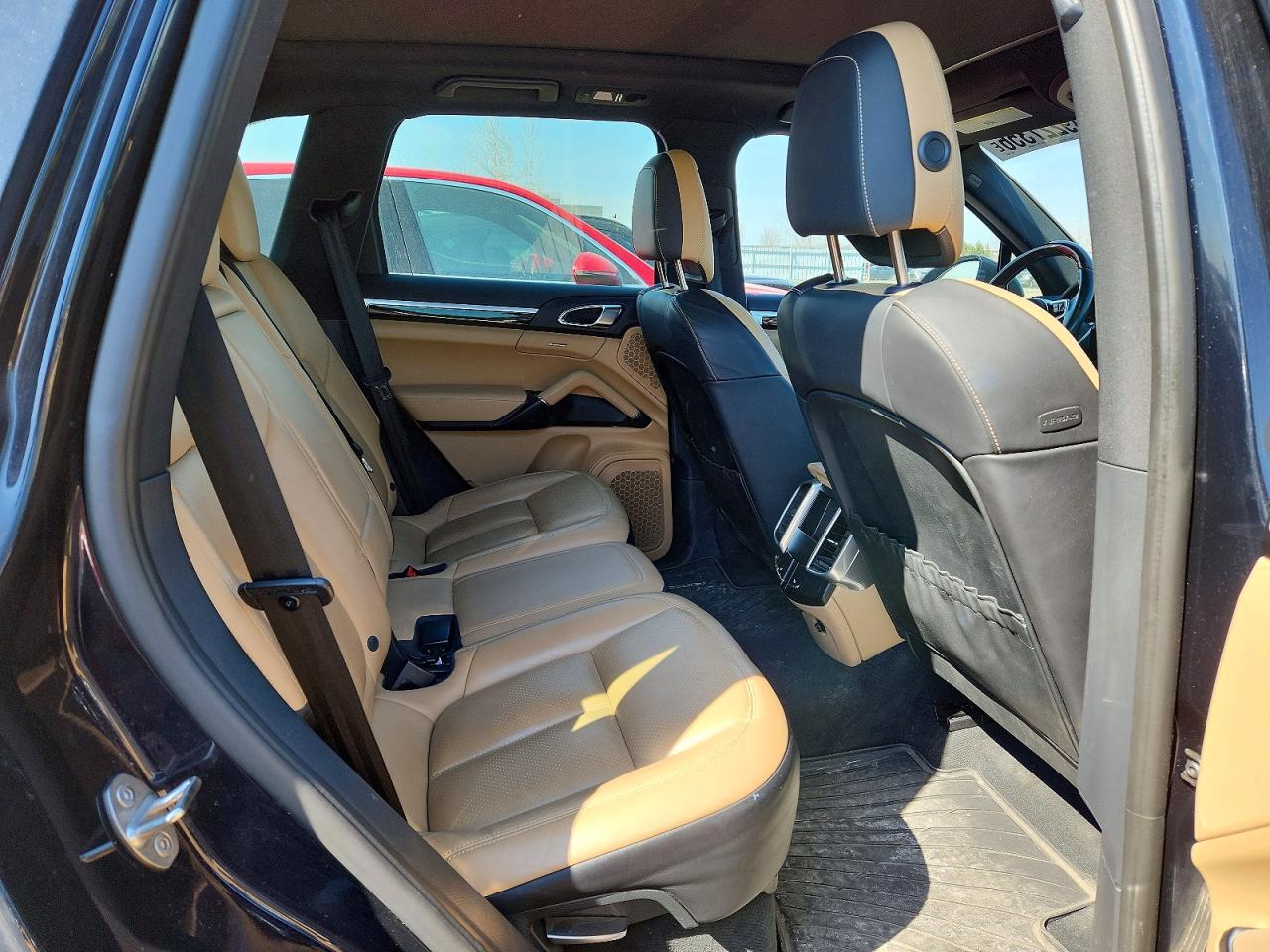 2016 PORSCHE CAYENNE AWD