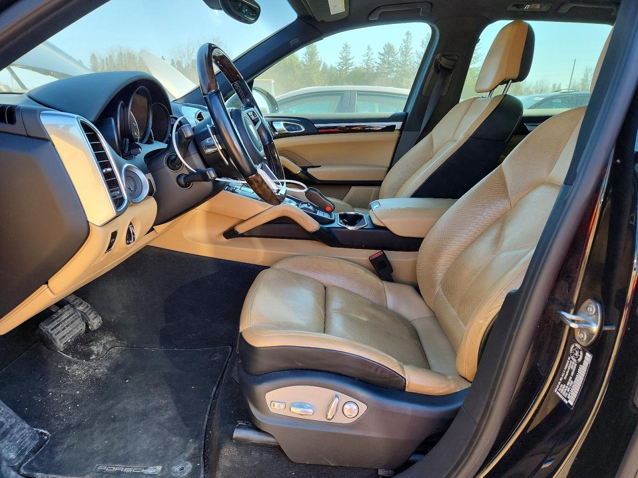2016 PORSCHE CAYENNE AWD