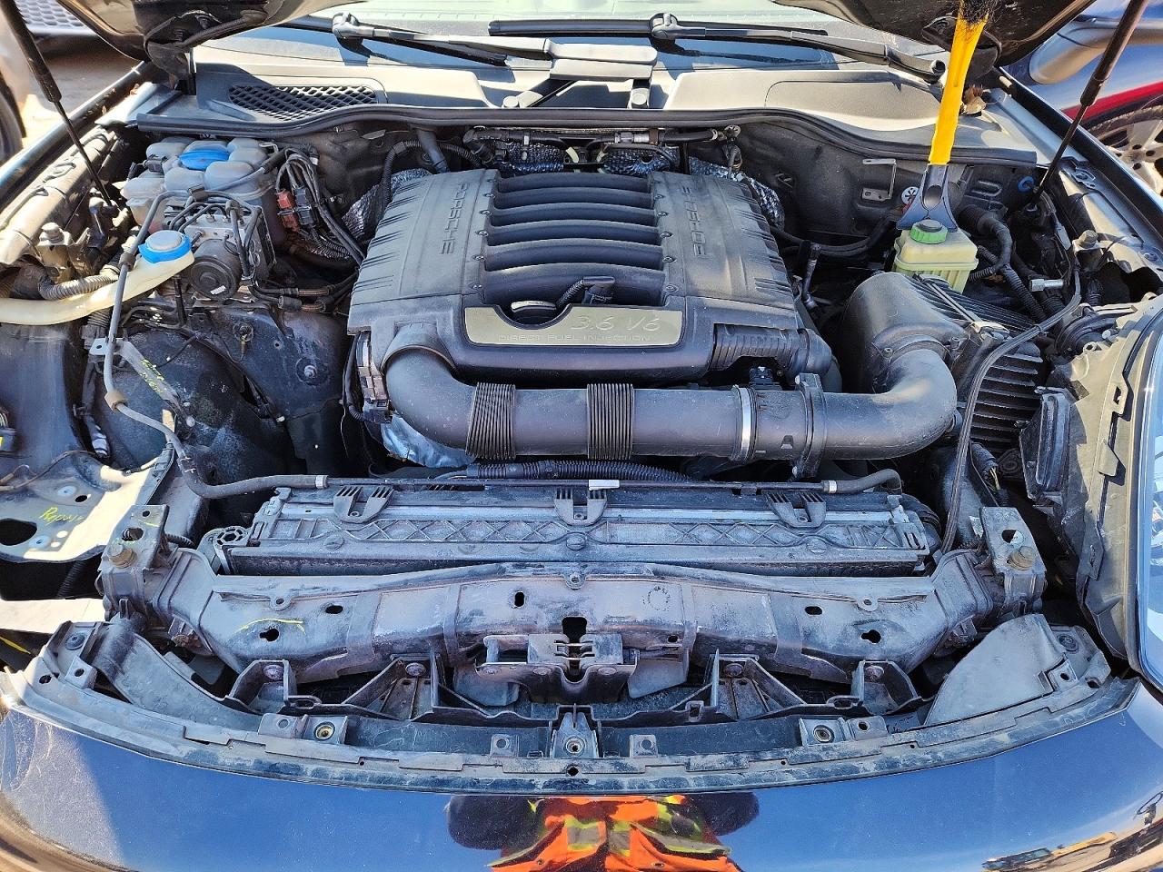 2016 PORSCHE CAYENNE AWD