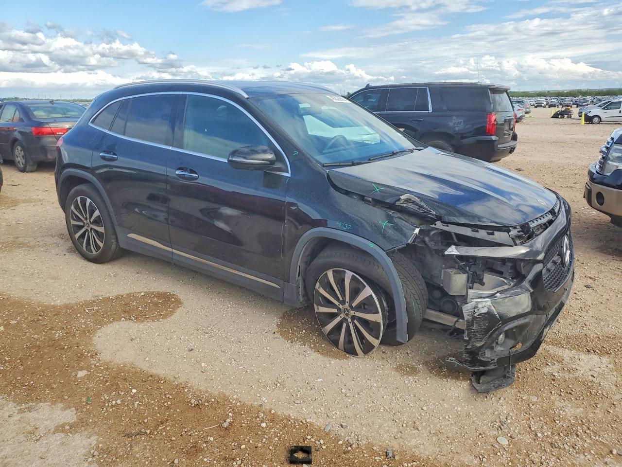 2021 MERCEDES-BENZ GLA GLA250