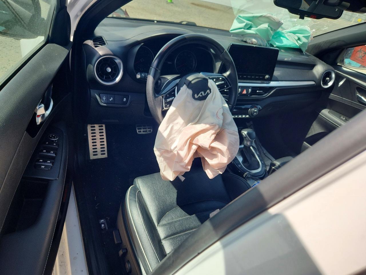 2023 KIA FORTE GT Line