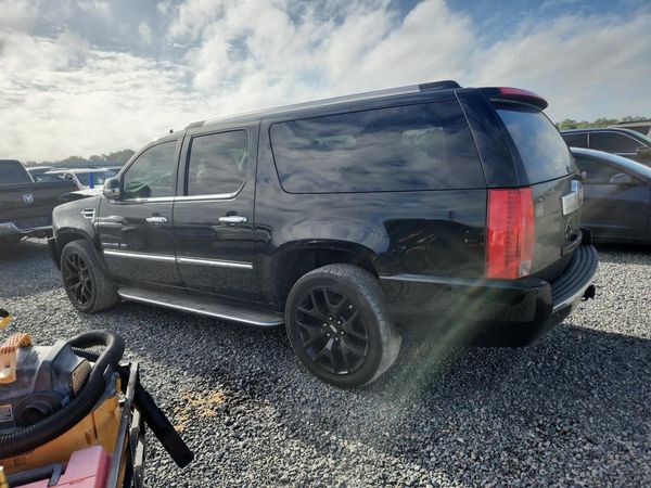 2013 CADILLAC ESCALADE ESV Luxury — DSRA
