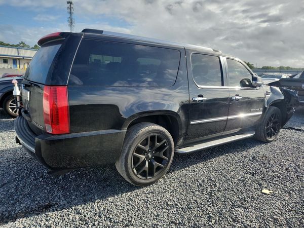 2013 CADILLAC ESCALADE ESV Luxury — PSRA