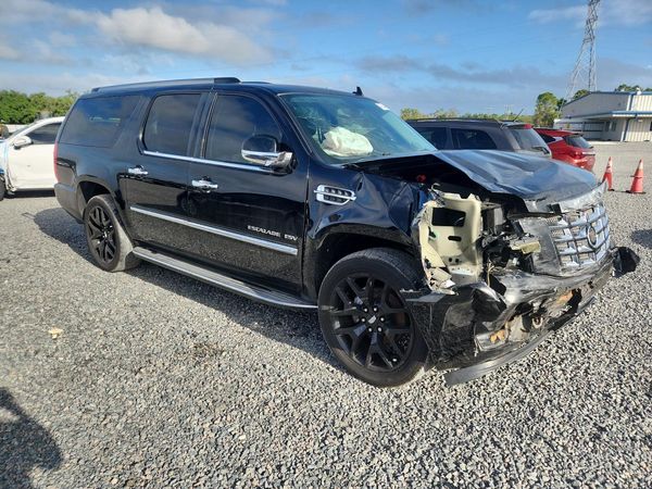 2013 CADILLAC ESCALADE ESV Luxury — Passenger 3/4