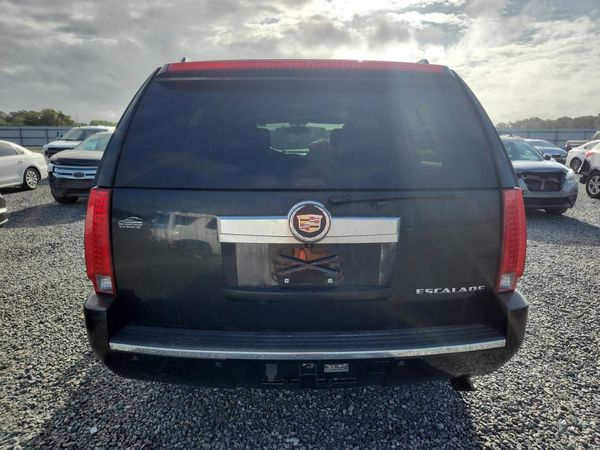 2013 CADILLAC ESCALADE ESV Luxury — DIRR