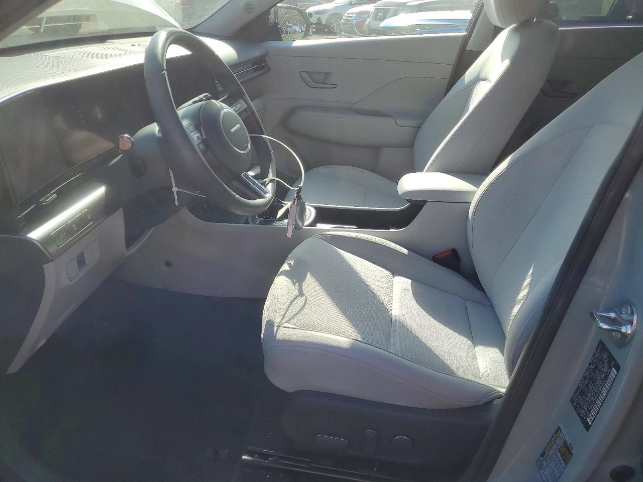 2024 HYUNDAI KONA SE