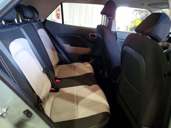 2025 HYUNDAI VENUE SEL, Limited
