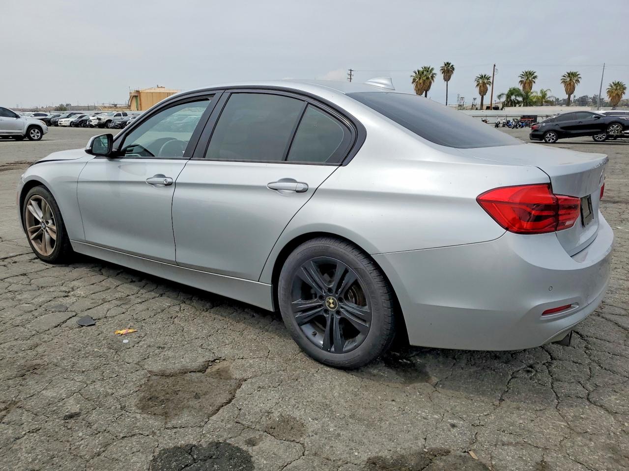 2016 BMW 320