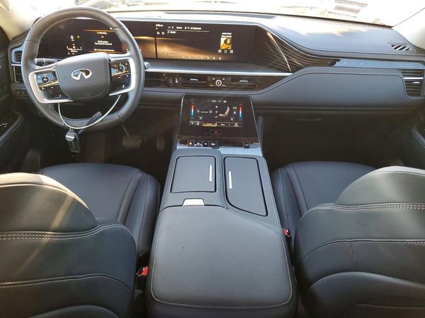 2025 INFINITI QX80 Pure
