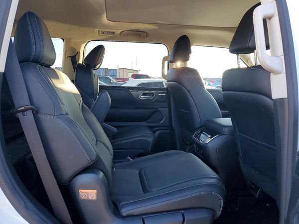2025 INFINITI QX80 Pure