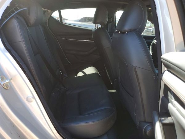 2022 MAZDA 3 Preferred Package