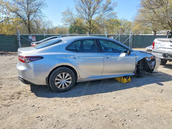 2022 TOYOTA CAMRY LE