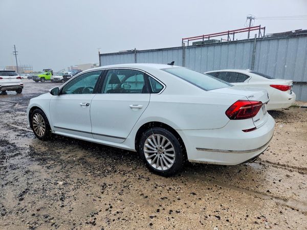 2017 VOLKSWAGEN PASSAT