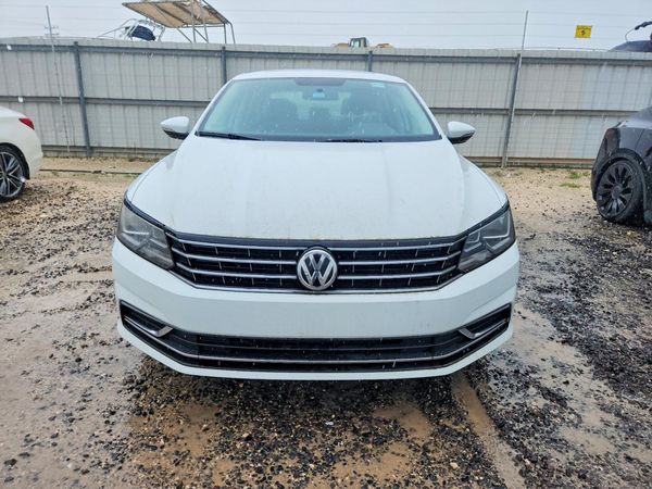 2017 VOLKSWAGEN PASSAT