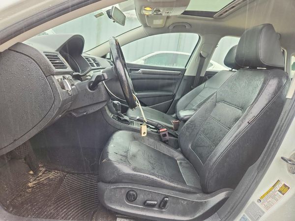 2017 VOLKSWAGEN PASSAT