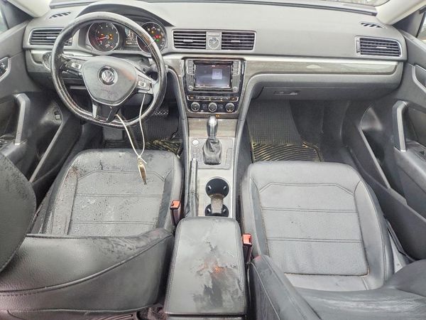 2017 VOLKSWAGEN PASSAT